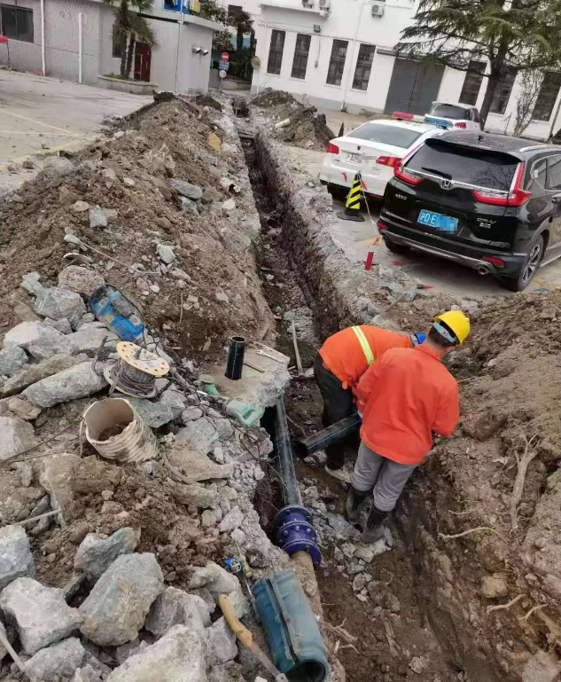 上海工厂管道开挖整改上海市政道路雨污分流管道建设排污安装(图1)