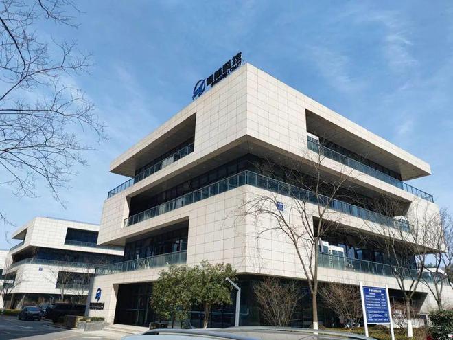 超千名电网专家、运维厂家亲临展位！氢电无人机在第9届全国无人机电力巡检技术高峰论坛表现亮眼(图6)