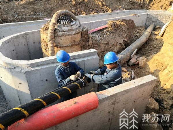 长江江苏段最长过江配电管道完成铺设(图3)