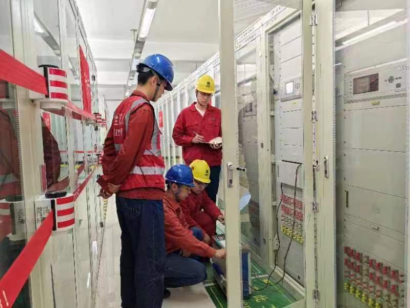 国网山西超高压变电公司：严把现场安全与验收质量关确保500千伏吕洪扩建工程顺利启动投运(图1)