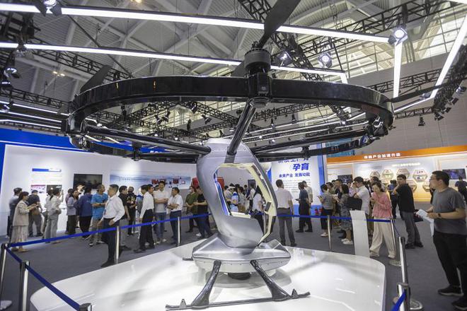 空中外卖员打飞的上班低空经济“飞入寻常百姓家”(图1)