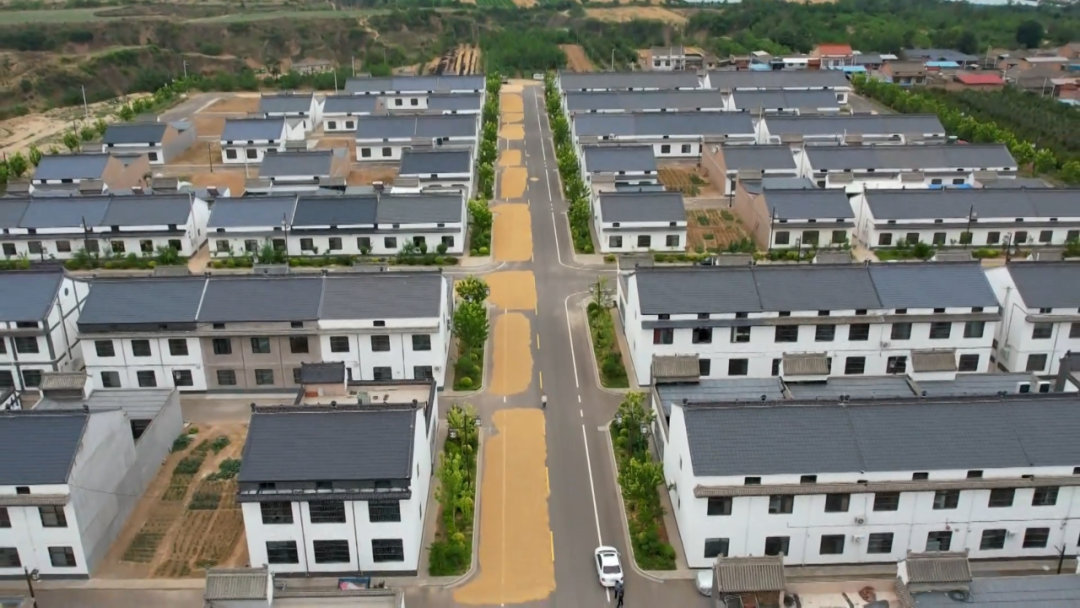 万荣县庙前村加快推动村居环境提档升级(图2)