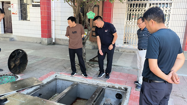 郧阳：排水排污工程保障校园畅通(图1)