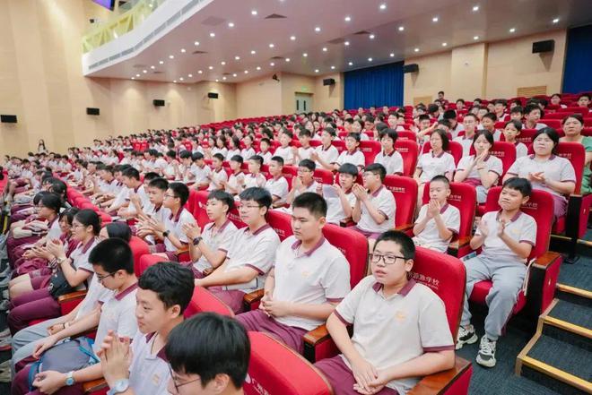 会员动态｜源雅学校开展人文德育讲座：明理励学寻找成长的突围之路！(图7)