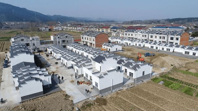 城乡居住区集中化联塑引领管网升级、提升基础设施(图1)