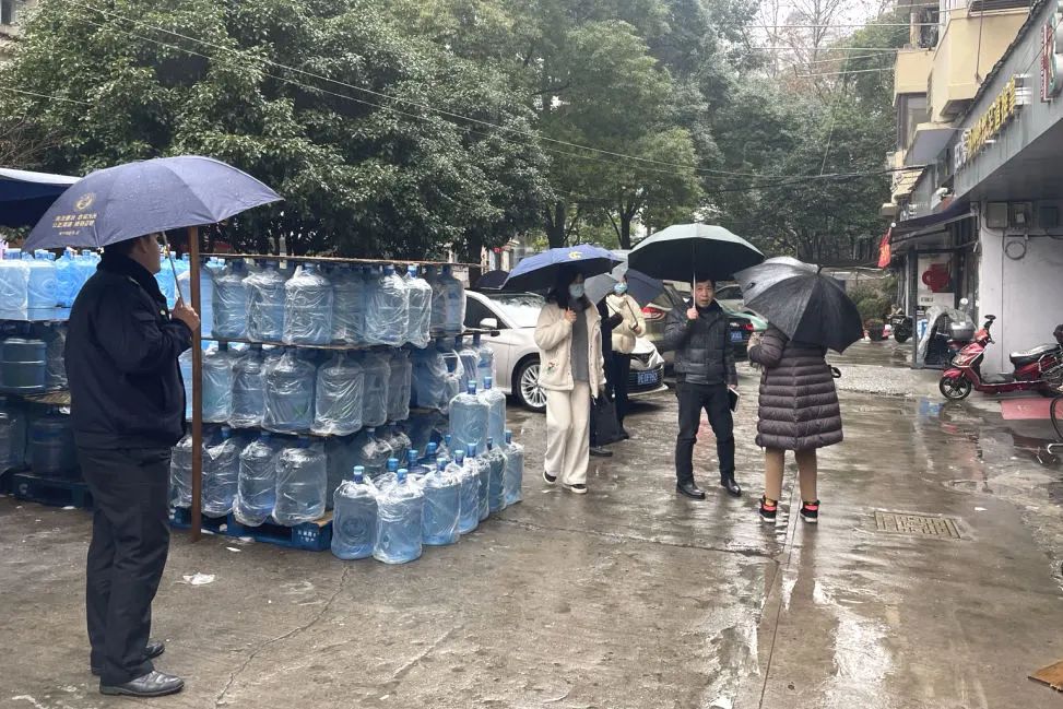 江苏路街道充分发挥12345热线“连心桥”作用解决群众诉求！(图1)