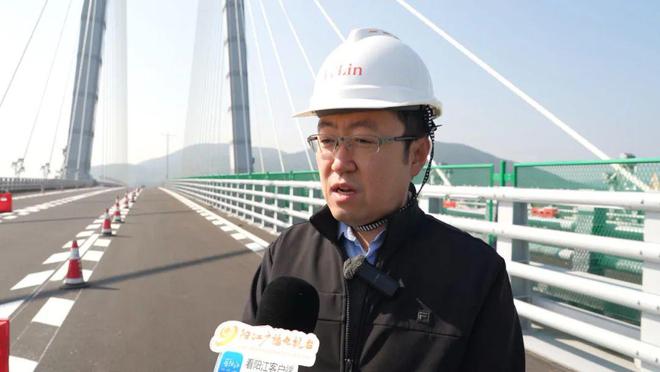 海上“巨龙”呈现！阳江境内最长跨海大桥的硬核工业美(图2)