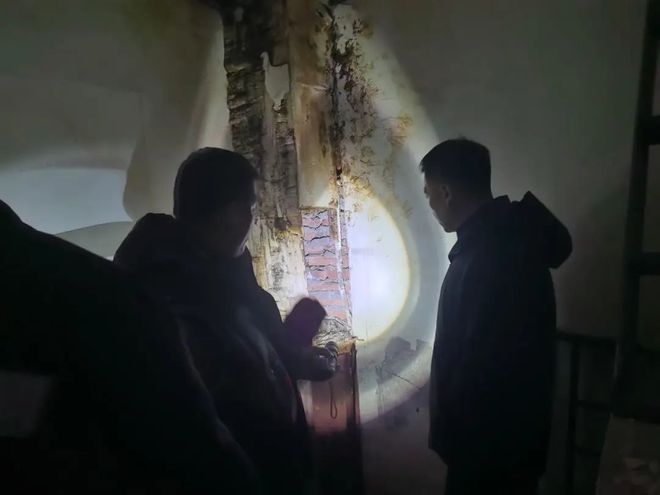 永定路老旧小区换上新“血管”污水堵塞问题彻底解决了！(图1)