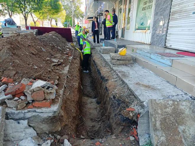 永定路老旧小区换上新“血管”污水堵塞问题彻底解决了！(图3)