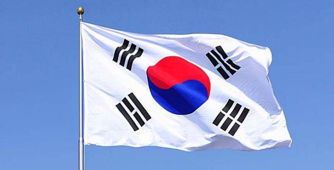 双管齐下韩国官员表态后韩国团体自发包围日本大使馆抗议(图1)
