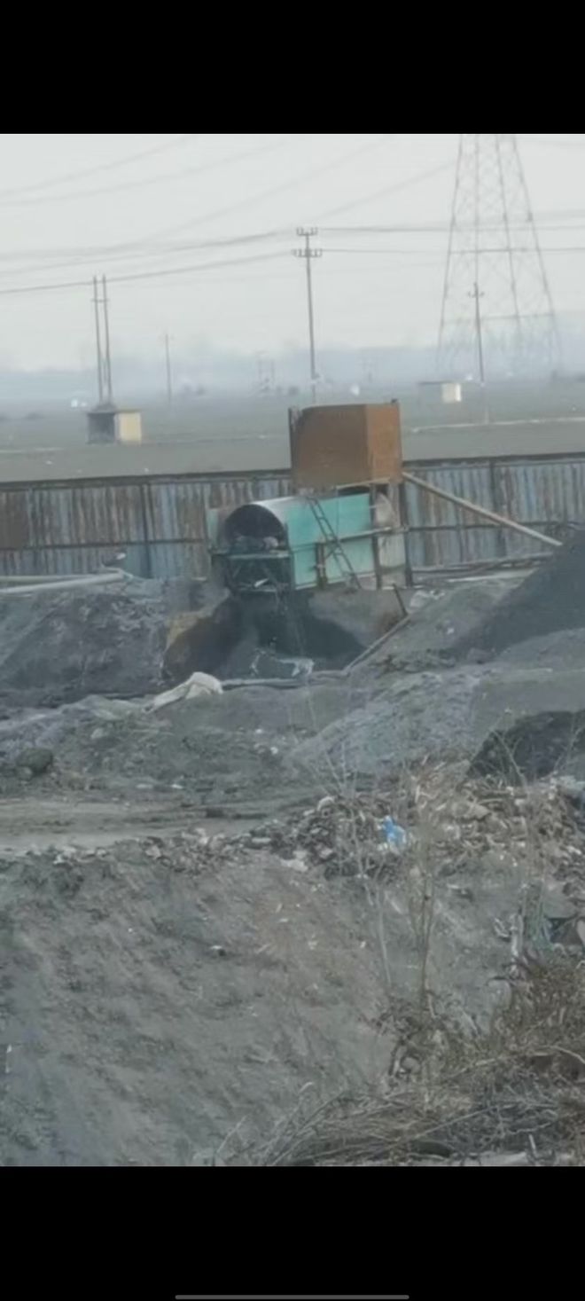 河北安新发现三无企业污水直排严重影响环境与生态。(图2)