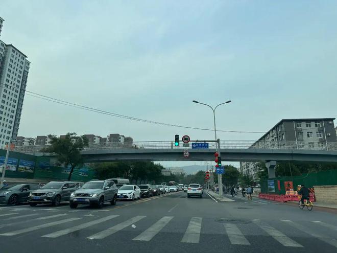 一座人行天桥、两条城市道路！石景山这些重要项目有新进展！(图1)