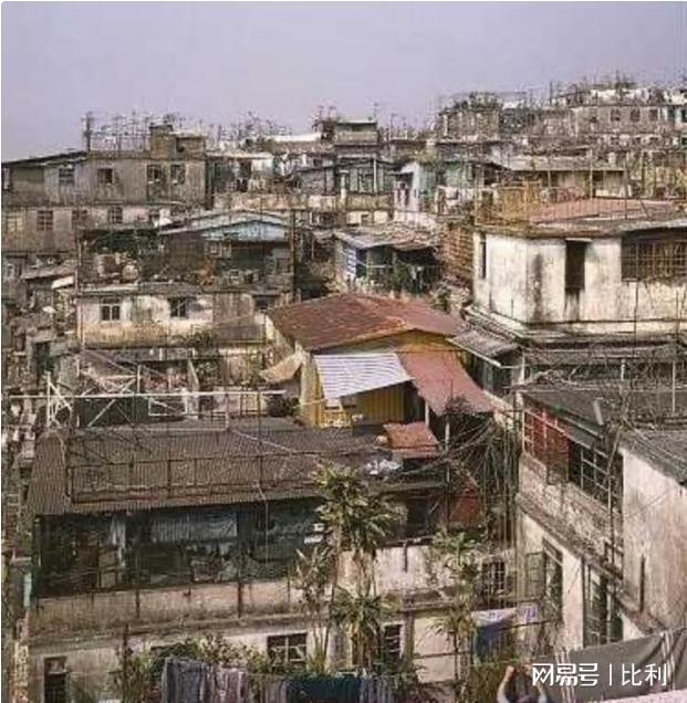 香港九龙寨城老照片：曾是香港最邪恶肮脏之地图9场景令人作呕(图10)