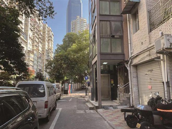 市区荷花锦园多户频遭污水倒灌和加装电梯有关？(图1)