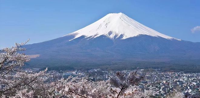 富士山快醒！日本排放核污水火山爆发图却刷屏中国热搜(图5)