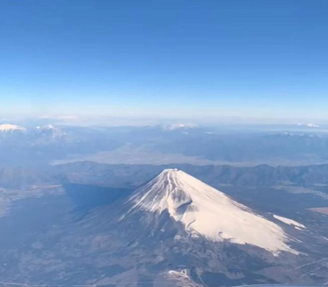 富士山快醒！日本排放核污水火山爆发图却刷屏中国热搜(图6)