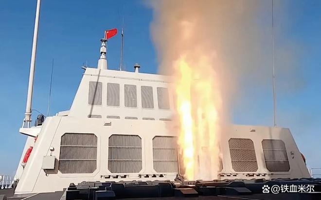 朝鲜新建驱逐舰下水发生“重大事故”高层亲眼目睹！原因是什么(图5)