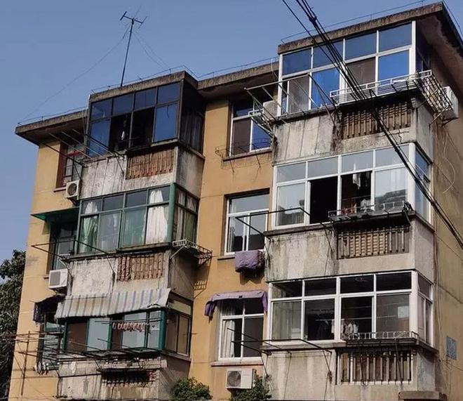 好消息住建部定调：楼龄满25年以上的老房子业主或将发财！(图11)