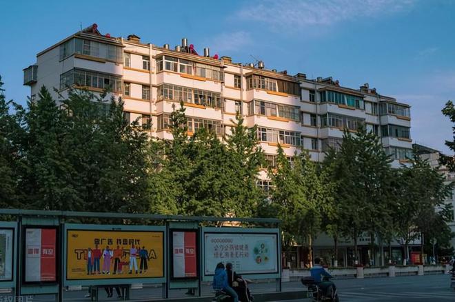 好消息住建部定调：楼龄满25年以上的老房子业主或将发财！(图12)