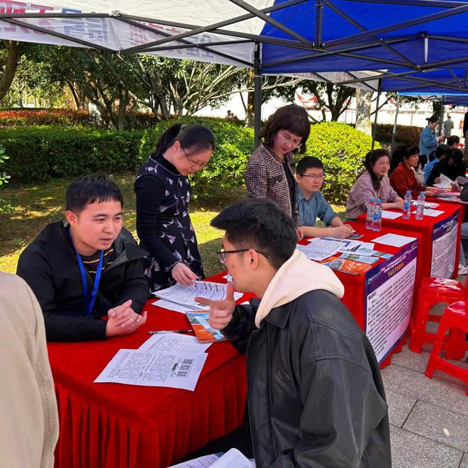 赴湘赣开展人才引进宣讲活动(图2)