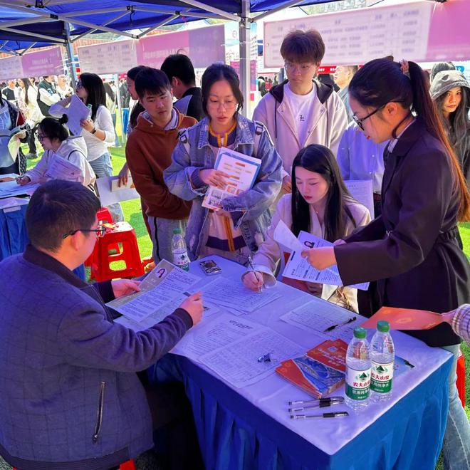 赴湘赣开展人才引进宣讲活动(图3)