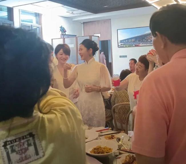 又相信爱情了董璇二婚现场照曝光场面朴实男方黑历史被扒(图10)