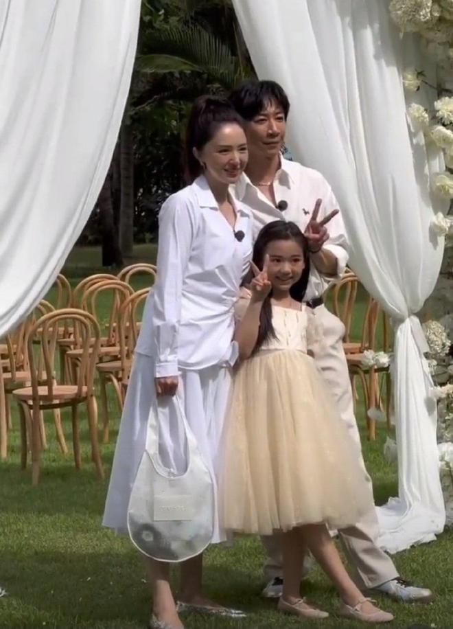 又相信爱情了董璇二婚现场照曝光场面朴实男方黑历史被扒(图17)