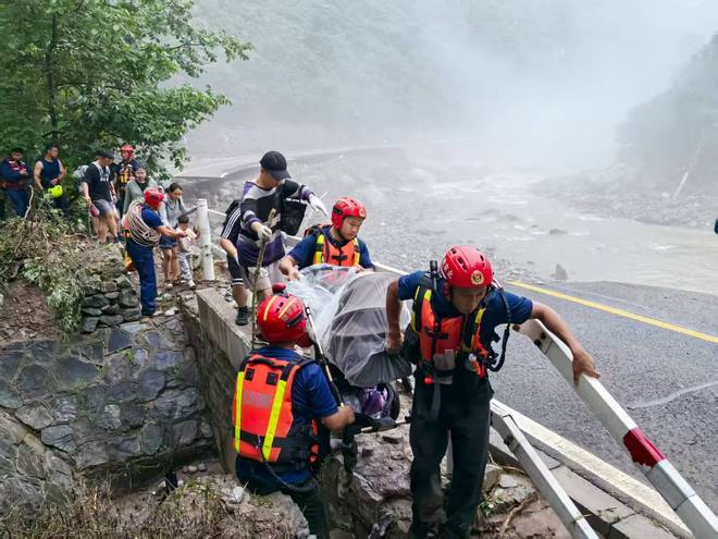 雨洪之下山村的救援与自救(图3)