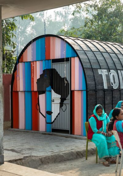 印度大哥在加拿大咖啡店“自由飞翔”网友：快给我洗洗眼(图6)