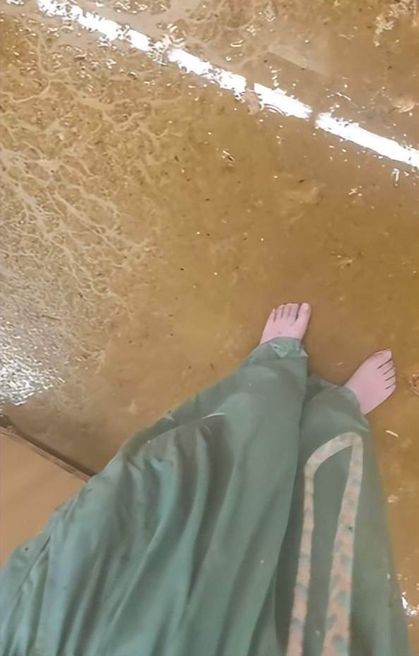 污水管道爆裂致女生淋头后中国美院良渚校区教室又爆管校方回应(图3)