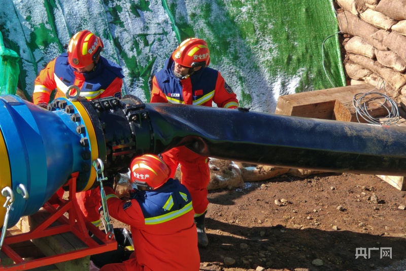 青海举行涩宁兰管道地震灾害应急处置演练(图2)