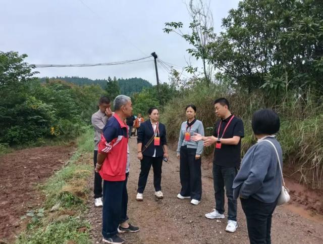 遂宁安居区凤凰街道精准发力解民忧为移民幸福生活贡献人大力量(图2)