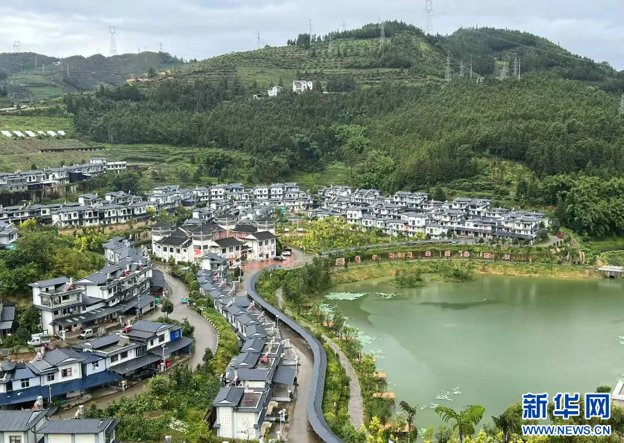 千里边疆国旗飘｜边关美、边民富、边防固云南边疆开满民族团结进步花(图2)