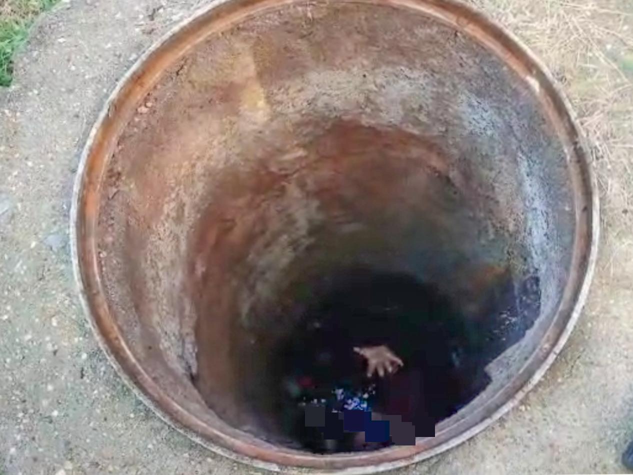 六旬婆婆不慎坠入小区4米深排污井消防员深井救援帮助老人脱险(图1)