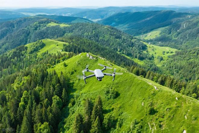 无人机应用全景图与您的飞行执照指南！(图3)