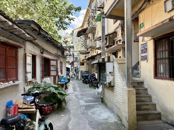 告别“拎马桶”｜一平方米的改变有多难？(图1)