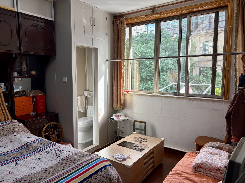 拎了四十年痰盂终“退休”｜一平方米的改变有多难(图5)