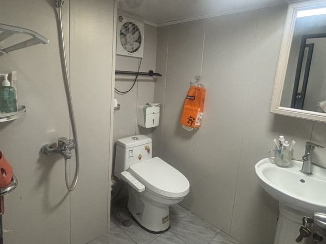 从“怕摔跤”到“邀做客”老人的心愿何以实现｜一平方米的改变有多难(图1)