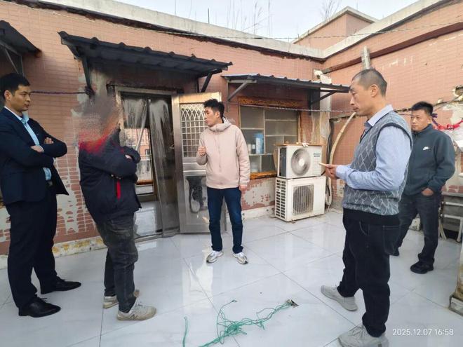 【微济阳】事发济阳一小区！下水道堵塞污水倒灌致家居受损、屋顶渗漏(图2)