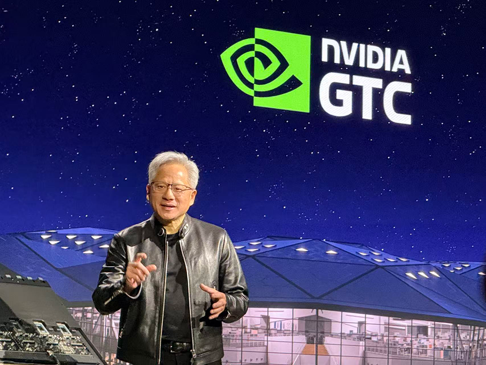 黄仁勋105分钟对话实录:万亿美元这么赚!谈中国、H200、养虾、Groq炮轰DLSS5批评者(图1)